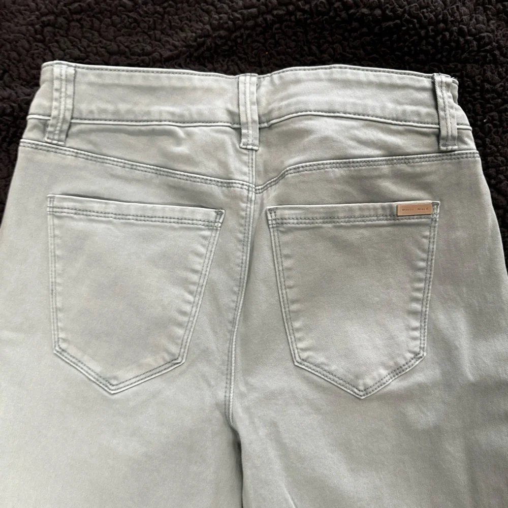 NWOT The Skinny Ankle Light Wash WHBM jeans